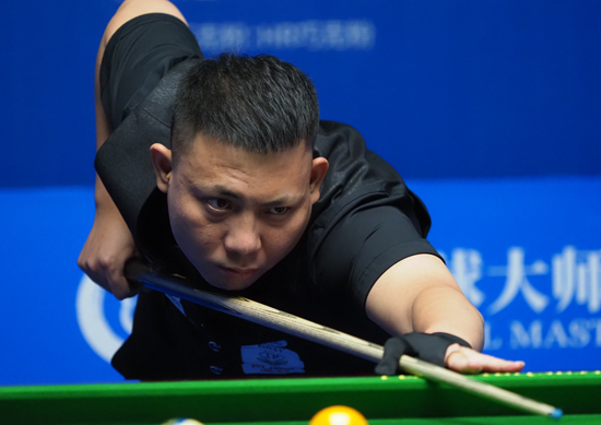 通过肩部假 通过肩部假